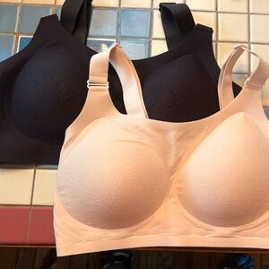 Seamless Black and Cream Women's Bra Set